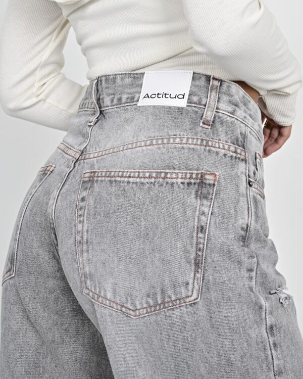 900– Jeans Barrel con Pinza - Imagen 3