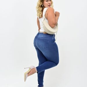 694 – Plus Size Skinny