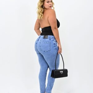 801 – Plus Size Skinny